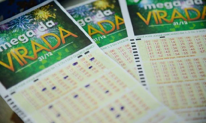 Lotéricas ficam cheias em dia de sorteio da Mega da Virada